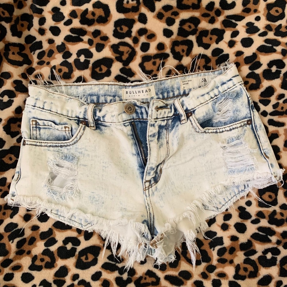 Bullhead high rise short shorts